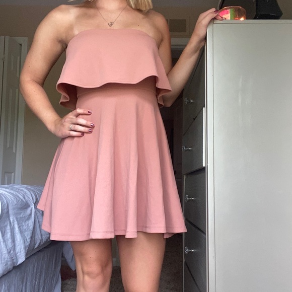 windsor pink strapless dress Pretty Bow A-Line Mini It features a sleeveless sweetheart neckline with a cowl draped overlay Mackenzie Strapless Corset Bow Satin
